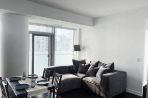 2BR Downtown Toronto Condo Steps to Union/CN Tower